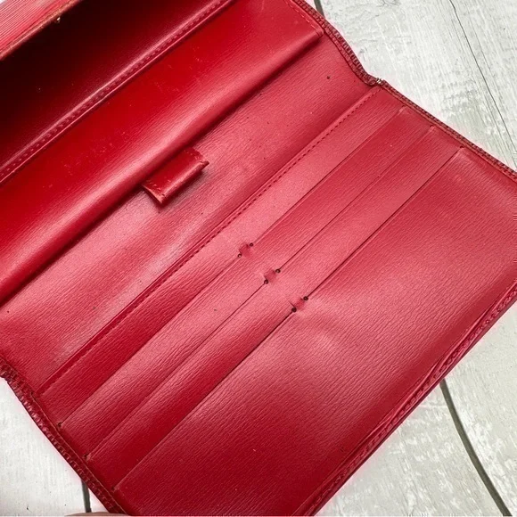 AUTHENTIC Louis Vuitton Epi leather trifold wallet/billfold. Red.